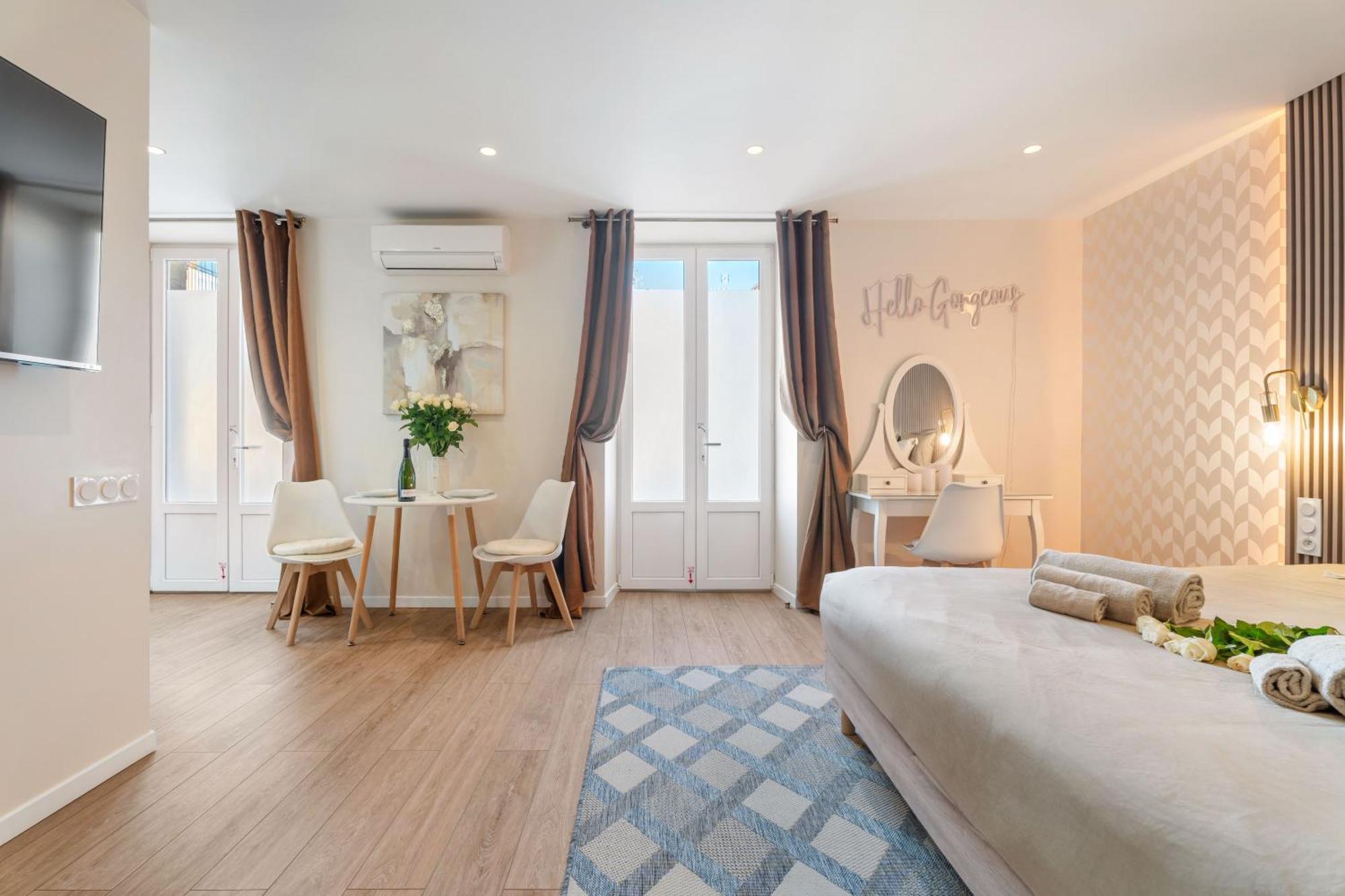 Nice Renting - Honey Moon Massena - Luxe Room - Jaccuzzi - Terrasse - King Bed - AC Esterno foto