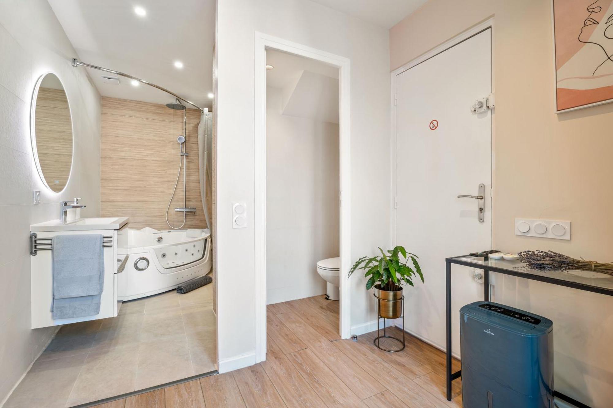Nice Renting - Honey Moon Massena - Luxe Room - Jaccuzzi - Terrasse - King Bed - AC Esterno foto