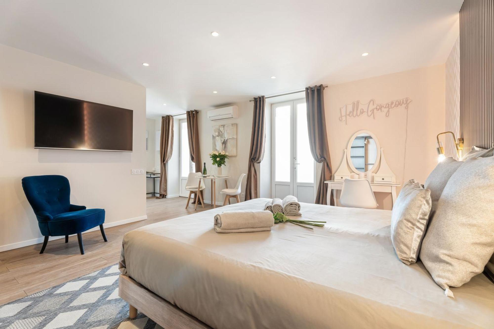 Nice Renting - Honey Moon Massena - Luxe Room - Jaccuzzi - Terrasse - King Bed - AC Esterno foto