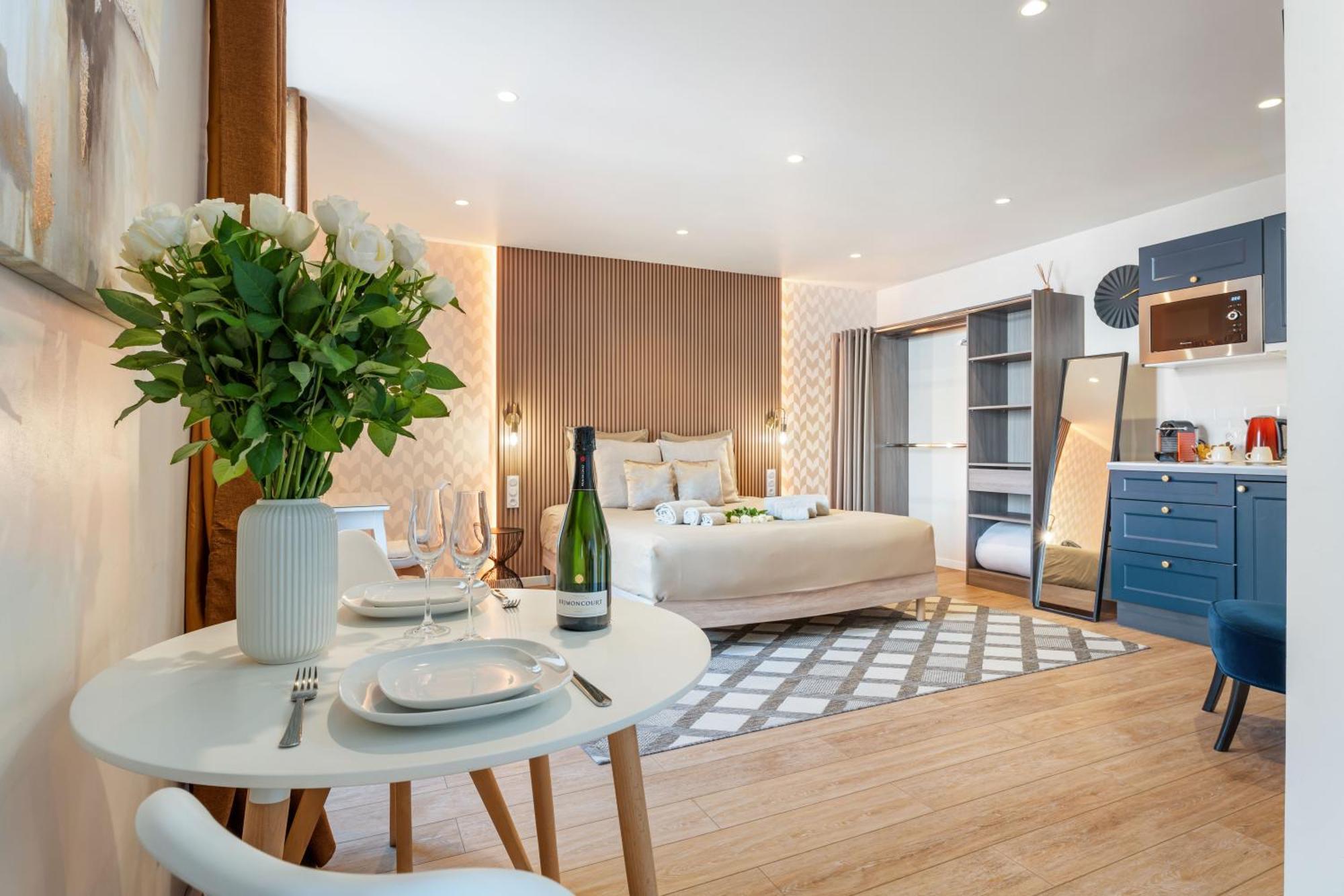 Nice Renting - Honey Moon Massena - Luxe Room - Jaccuzzi - Terrasse - King Bed - AC Esterno foto